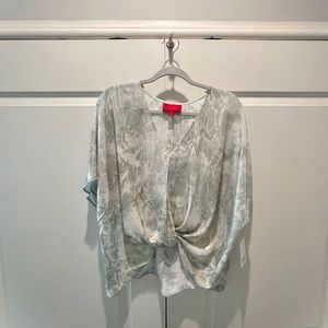 NWT Jennifer Lopez White & Green Blouse